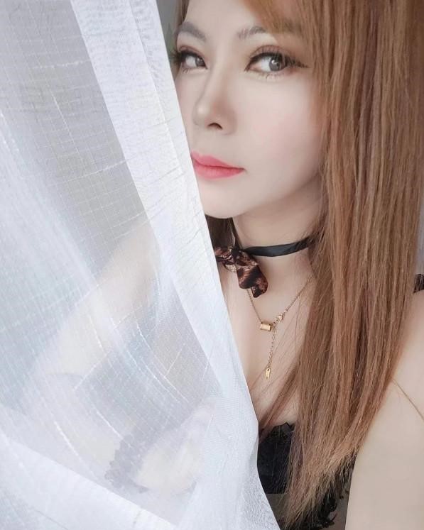 轻熟尤物梦依