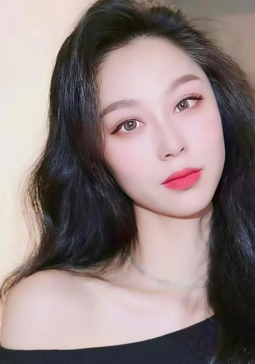 白嫩大奶迷人少妇