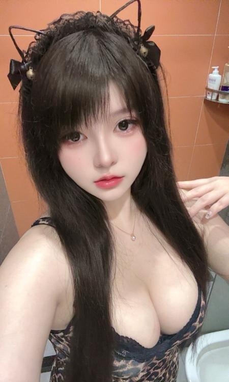 龙岗大胸妹闹闹