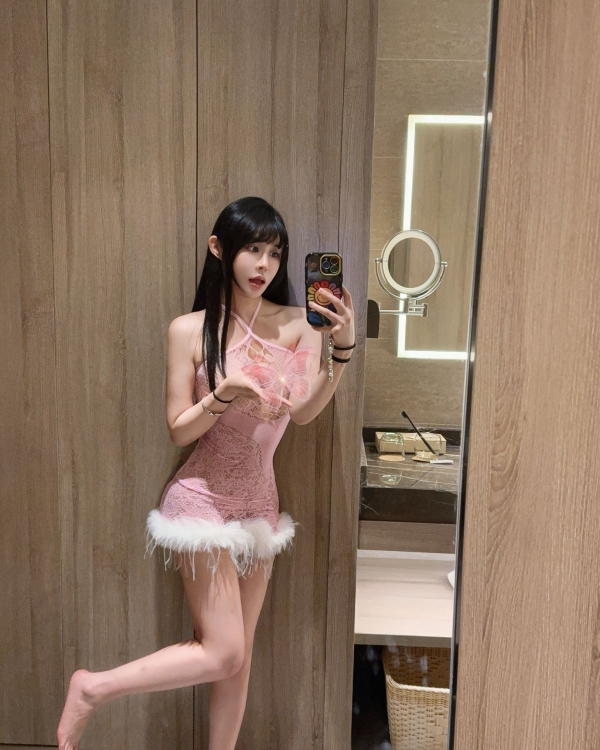 长腿细腰美女团团