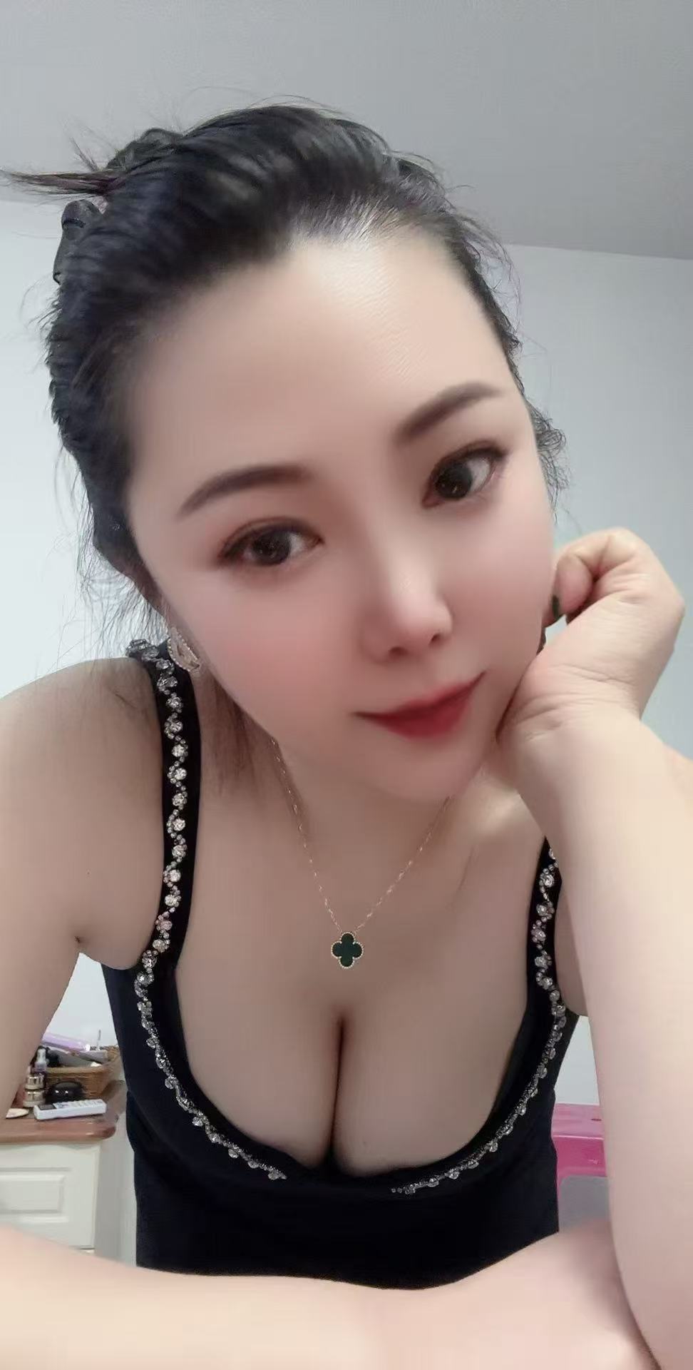 巨乳SPA熟女姐姐