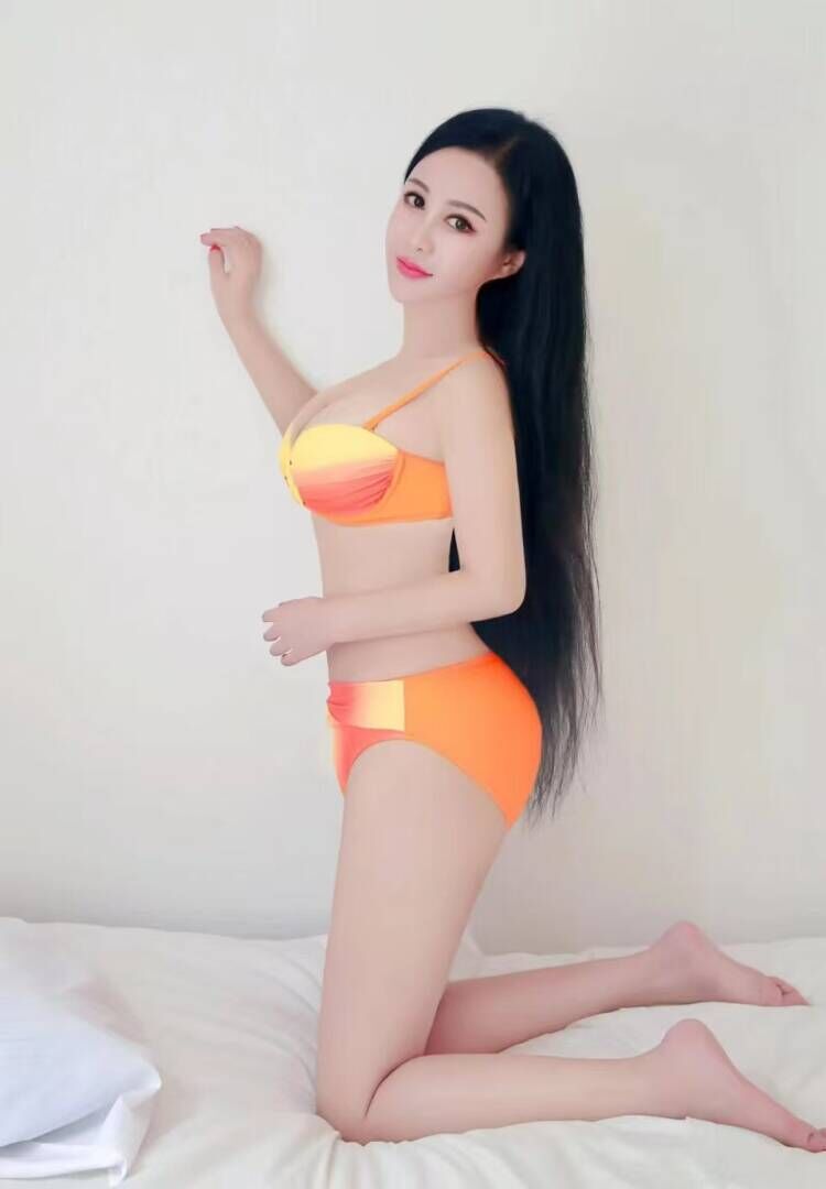 大胸服务型御姐